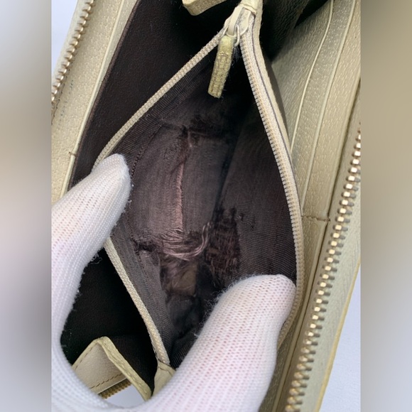 Authentic Vintage Gucci Brown GG Monogram Full zip long wallet - Picture 10 of 14